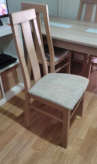 Tavolo da pranzo e 4 sedie, allungabili