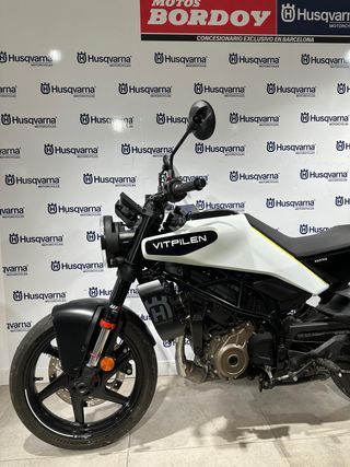 REESTRENO - HUSQVARNA VITPILEN 125