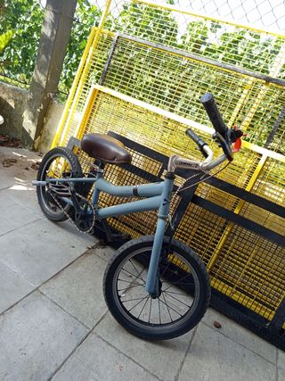 Bicicleta niño tipo bmx chopper