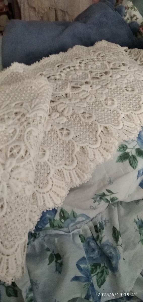 Tira bordada guipur branco