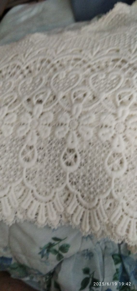 Tira bordada guipur branco