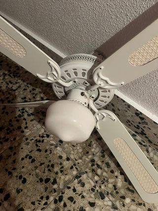 Ventilador techo blanco - metal