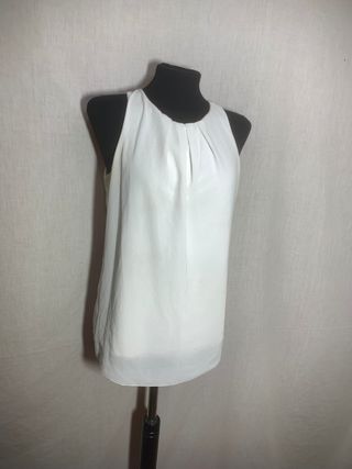 Blusa blanca sin mangas
