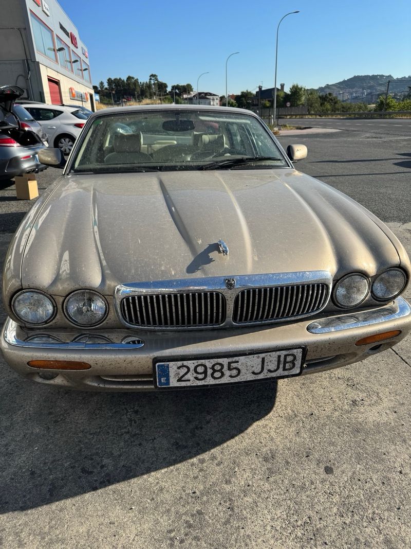 Jaguar XJ 1999 - foto 1