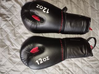 Kit guantes de boxeo y espinilleras