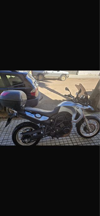 BMW F650GS - Moto en buen estado todo al dia