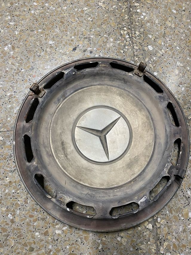 Tapacubos Mercedes Benz clásicos
