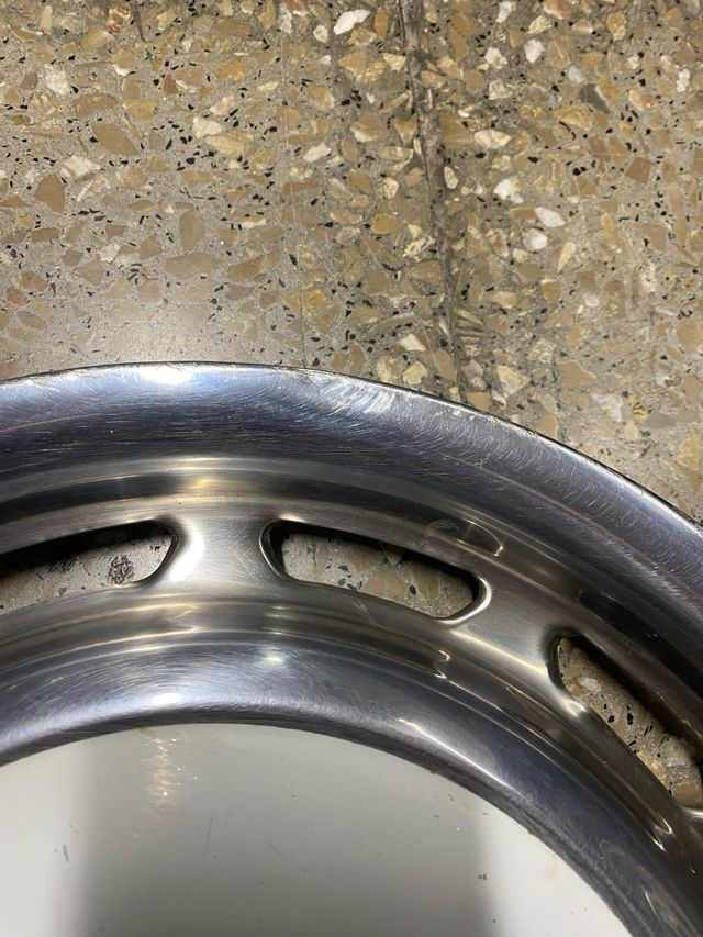 Tapacubos Mercedes Benz clásicos