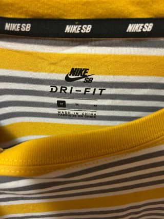 Camiseta vintage Nike SB rayas amarilla gris