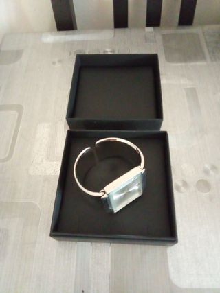 Reloj LCLT mujer. Plata y blanco nuevo. Paris 2024