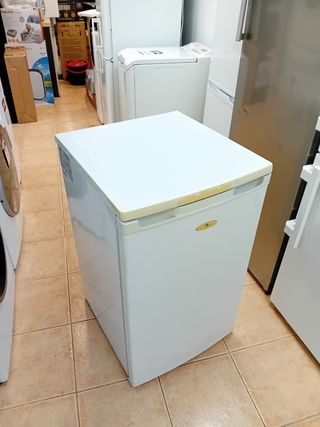Mini nevera blanca