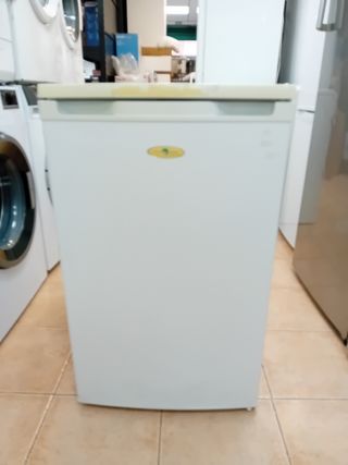 Mini nevera blanca