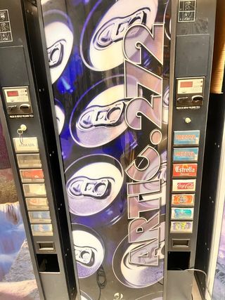 Máquina Vending Refrescos Artic-272 