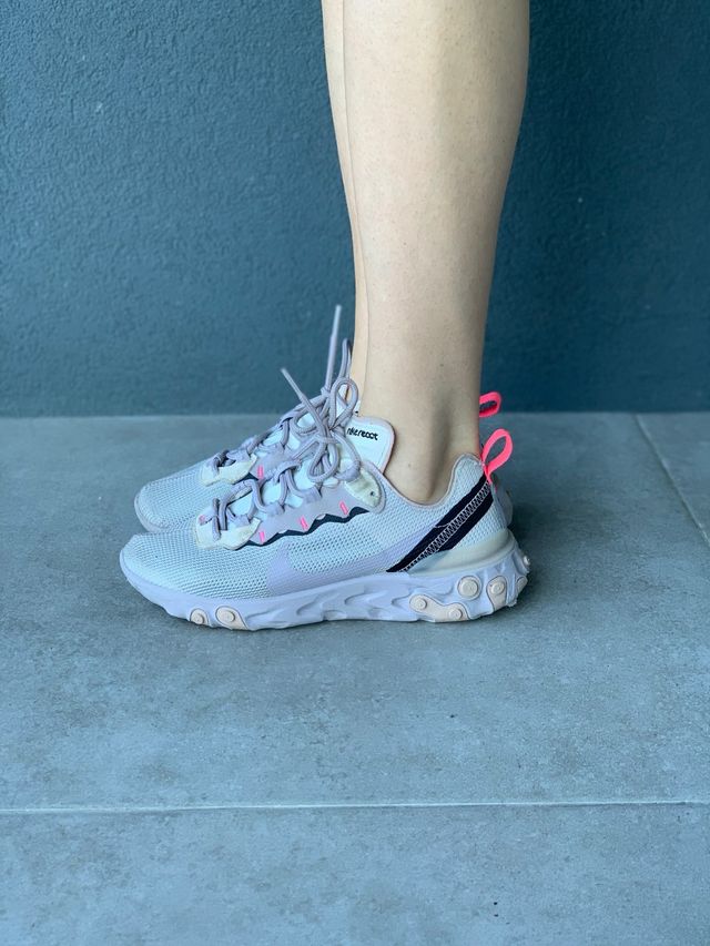 Nike React - Tênis Cinza e Rosa