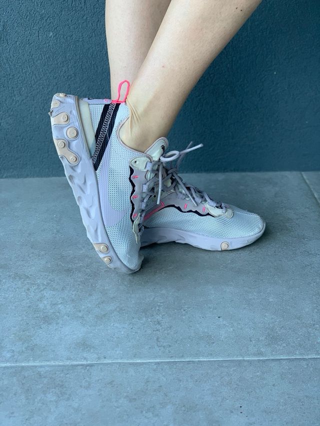 Nike React - Tênis Cinza e Rosa