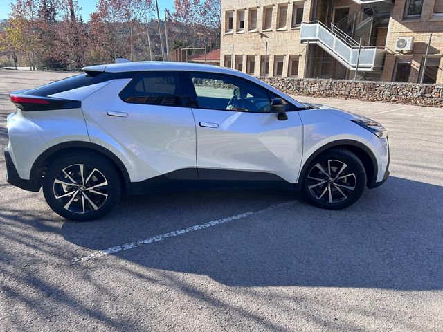 Toyota C-HR 2024