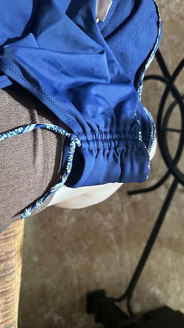 Bikini azul y blanco