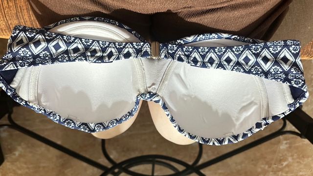 Bikini azul y blanco