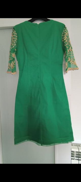 Vestido verde esmeralda bordado dorado