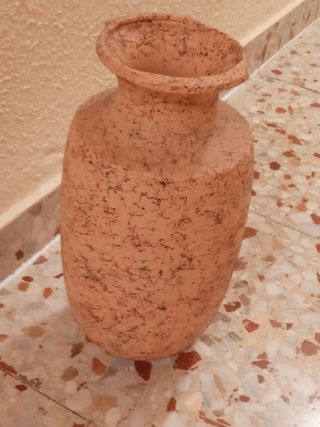 Jarrón cerámico beige y marrón