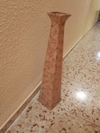Jarrón cerámico beige y marrón