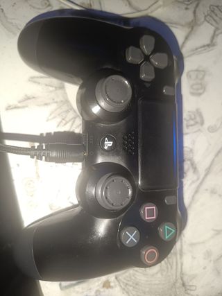 PS4 (PlayStation 4 Pro) negra