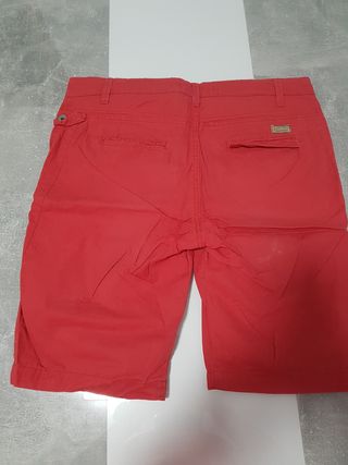 Shorts rojos hombre