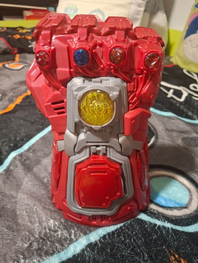 Guante Thanos Rojo Juguete