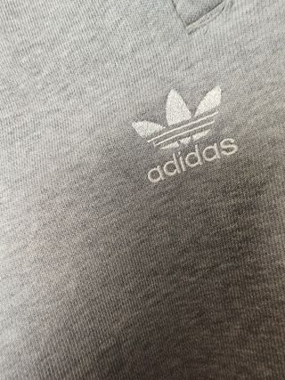 Pantalones Adidas Grises