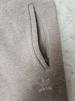 Pantalones Adidas Grises