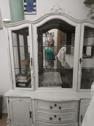 Mobile antico in legno e vetro