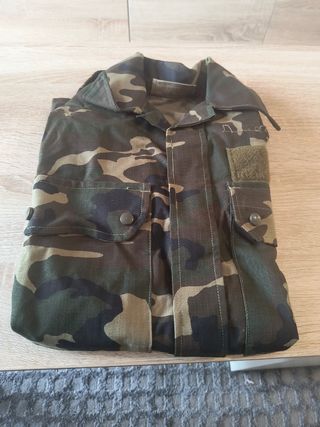 Ropa y accesorios militares 