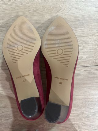 Zapatos tacón rojo ante