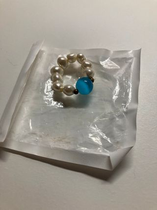 Anillo perlas & ópalo azul