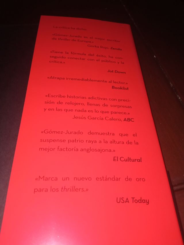 Reina Roja / Red Queen (LA TRILOGÍA REINA ROJA)...