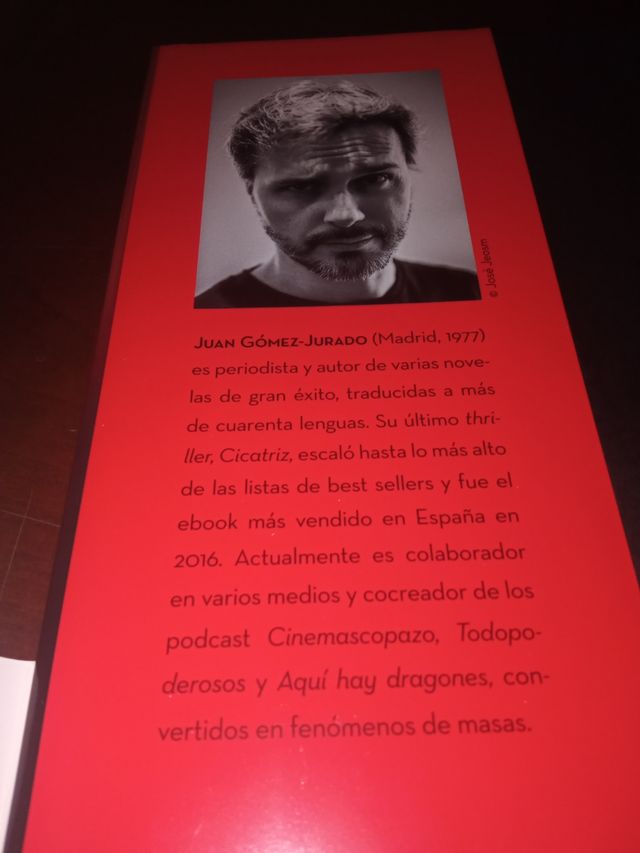 Reina Roja / Red Queen (LA TRILOGÍA REINA ROJA)...