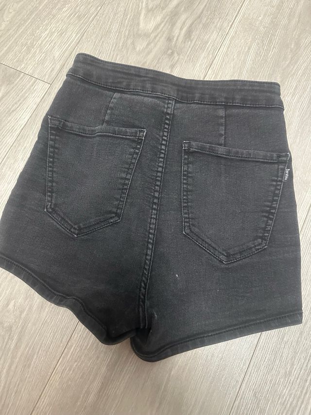 Shorts Bershka negros, talla S
