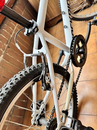 Bicicleta montaña 24" casi nueva