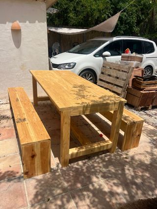 Mesa y bancos de madera rústica a MEDIDA