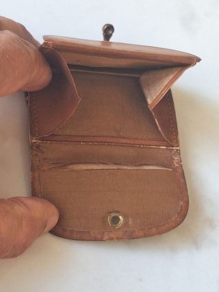 Carterita antigua de cuero