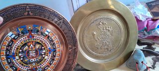 2 Platos Decorativos: Azteca & Maya