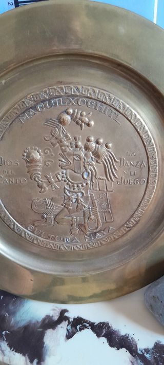 2 Platos Decorativos: Azteca & Maya
