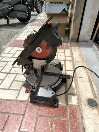Sierra circular ingletadora einhell
