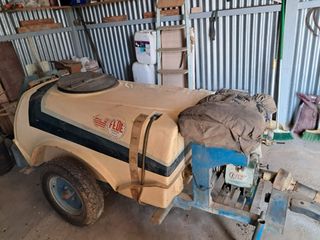 Pulverizador Agrícola 600L en buen estado