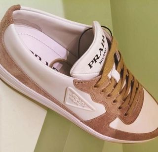 Zapatillas Prada blancas y marrón