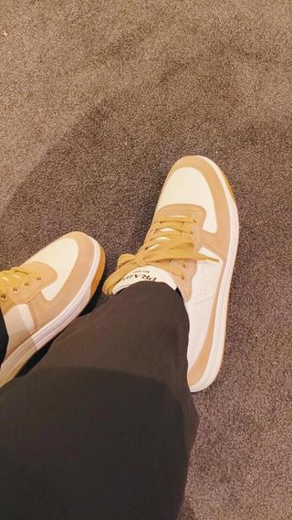 Zapatillas Prada blancas y marrón
