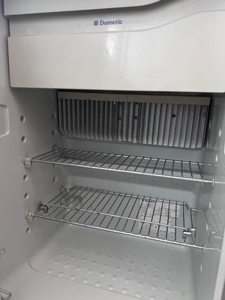 Nevera Dometic trivalente