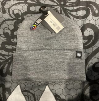 Gorro gris - nuevo