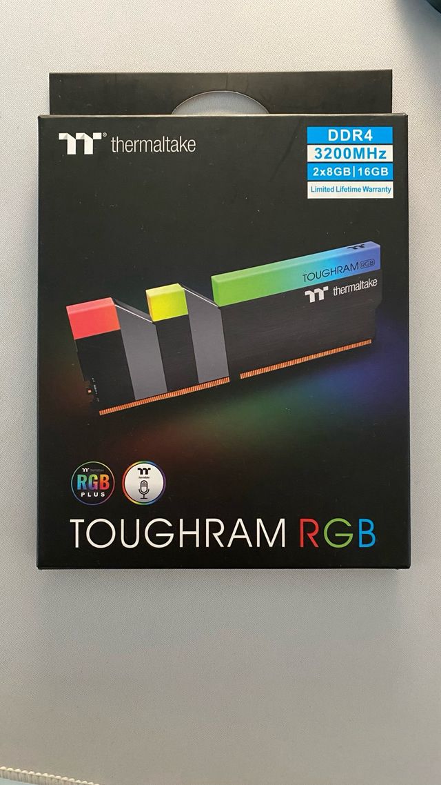 Modulos memoriaRAM Thermaltake RGB 2x8GB 3200