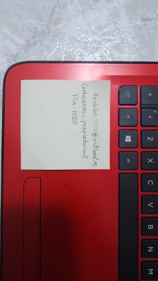 Portátil HP rojo - Año 2016